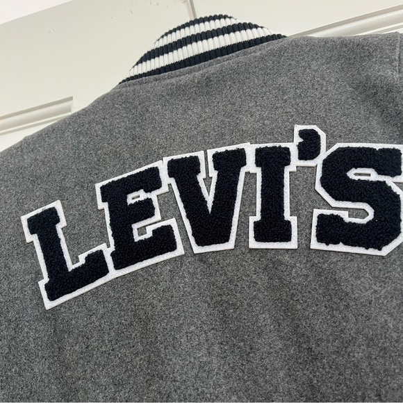 LIKE NEW Levi’s Leather Varsity Bomber Jacket - Picture 6 of 8